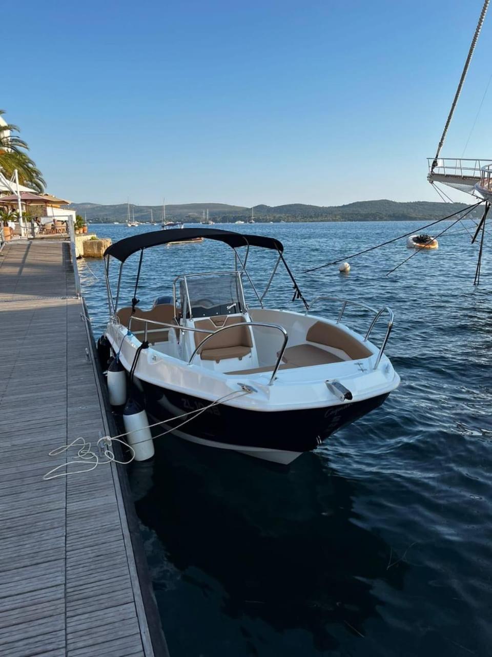 Апартаменти Seaside Zlokovic